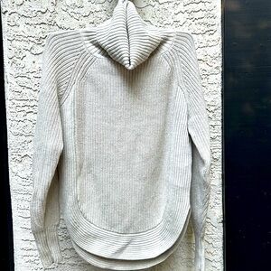Aritzia Wilfred merino wool turtleneck sweater size xxs